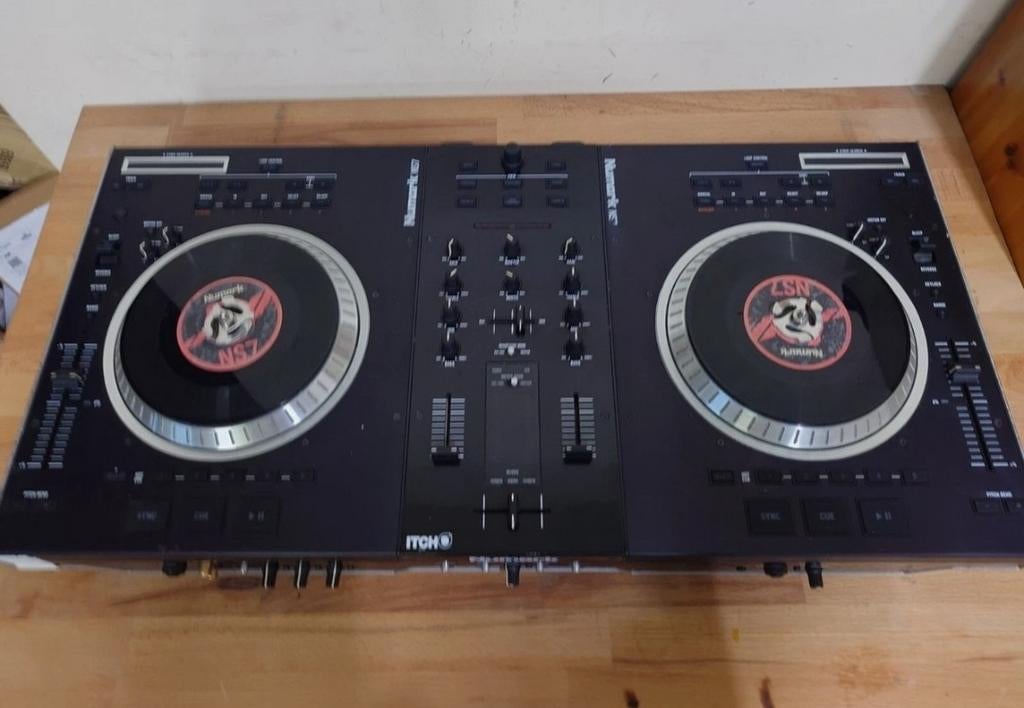 Numark NS7  DJ Controller, Muziek en Instrumenten, Dj-sets en Draaitafels, Ophalen of Verzenden, Numark