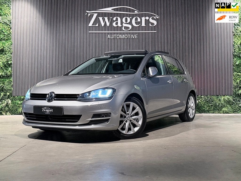 Volkswagen Golf 1.4 TSI ACT Highline | Pano | Massage | Auto, Auto's, Volkswagen, Gebruikt, 4 cilinders, Met garantie (alle), Leder en Stof