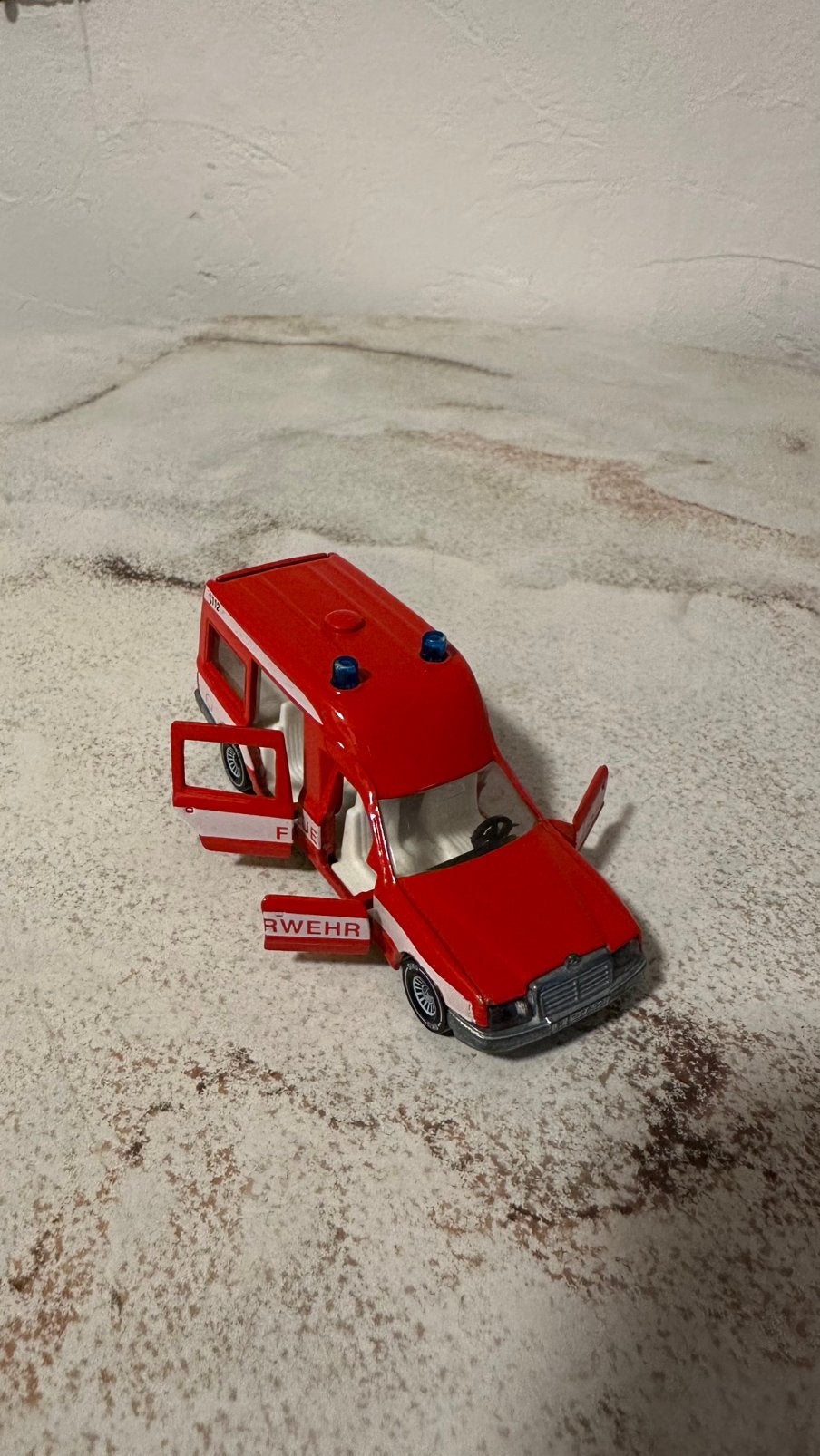 Siku Mercedes-Benz Binz Ambulance 1:60 – Vintage Diecast Mod, Ophalen, Gebruikt, Auto, SIKU