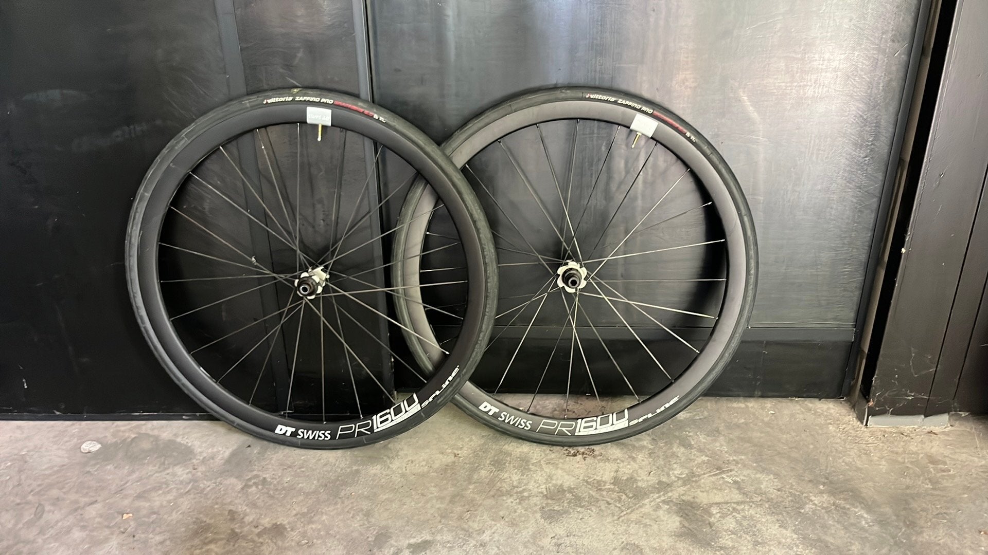 DT Swiss PR 1600 Spline 32 Disc racefiets wielen, Wiel, Ophalen of Verzenden, Zo goed als nieuw, Aluminium