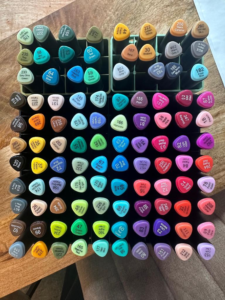 Decotime markers alcohol 104 stuks, Hobby en Vrije tijd, Ophalen of Verzenden, Zo goed als nieuw, Potlood of Stift