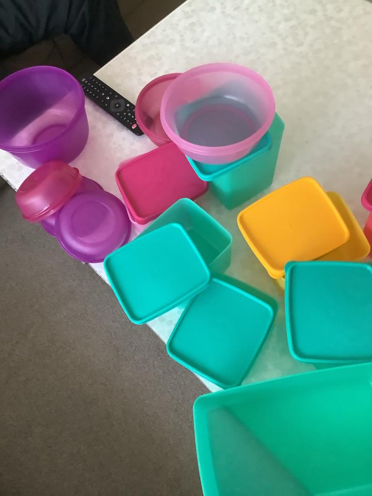 Tupperware set: Bakjes en kommen in diverse kleuren, Ophalen of Verzenden, Gebruikt, Geel, Bak of Kom