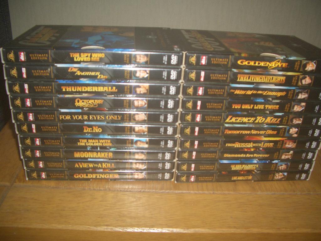 James Bond collectie ( ultimate edition ) + 80 dvd's, Vanaf 12 jaar, Ophalen of Verzenden, Zo goed als nieuw