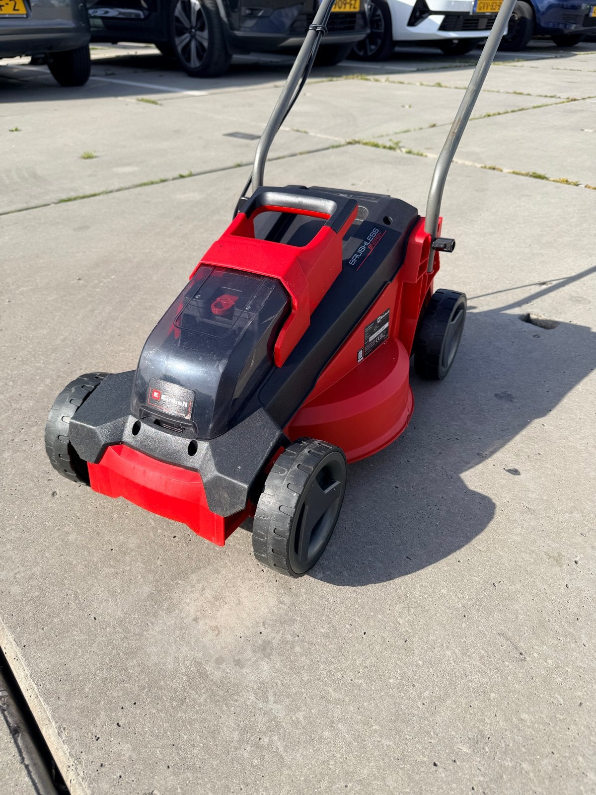 Einhell Elektrische Grasmaaier met 2 Accu's - Z.G.A.N., Ophalen, Zo goed als nieuw, Accu-grasmaaier