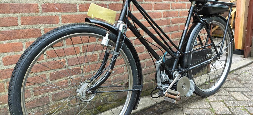 Zeldzame Fama fiets met mosquito hulp motor, Ophalen