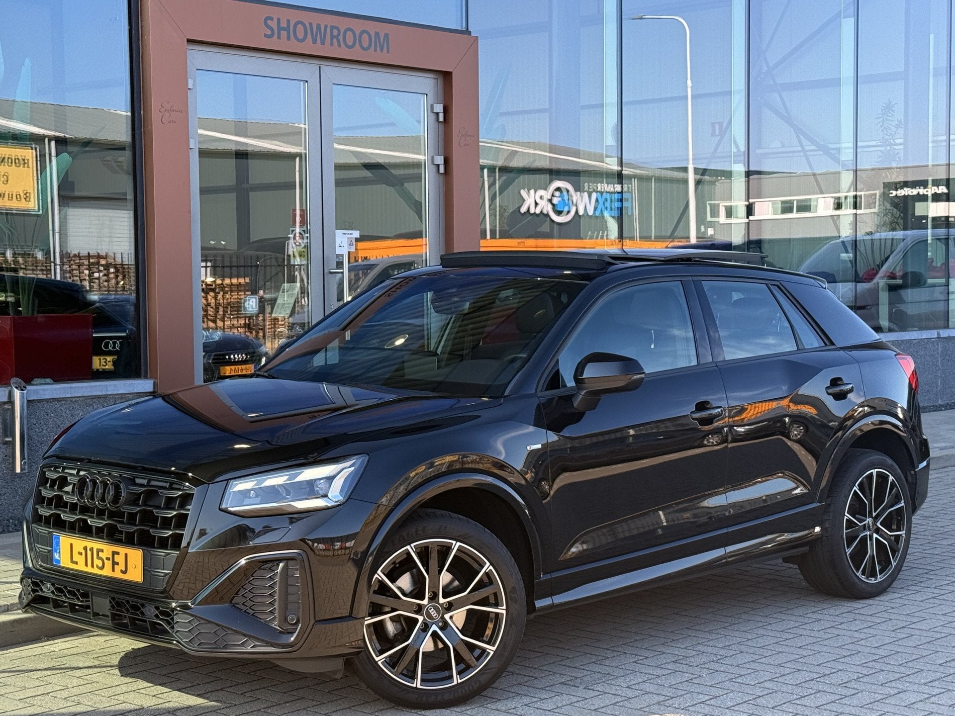 Audi Q2 35 TFSI S Edition | Pano | Leder | VC | Matrix | Cam, 4 cilinders, 150 pk, Zwart, Bedrijf