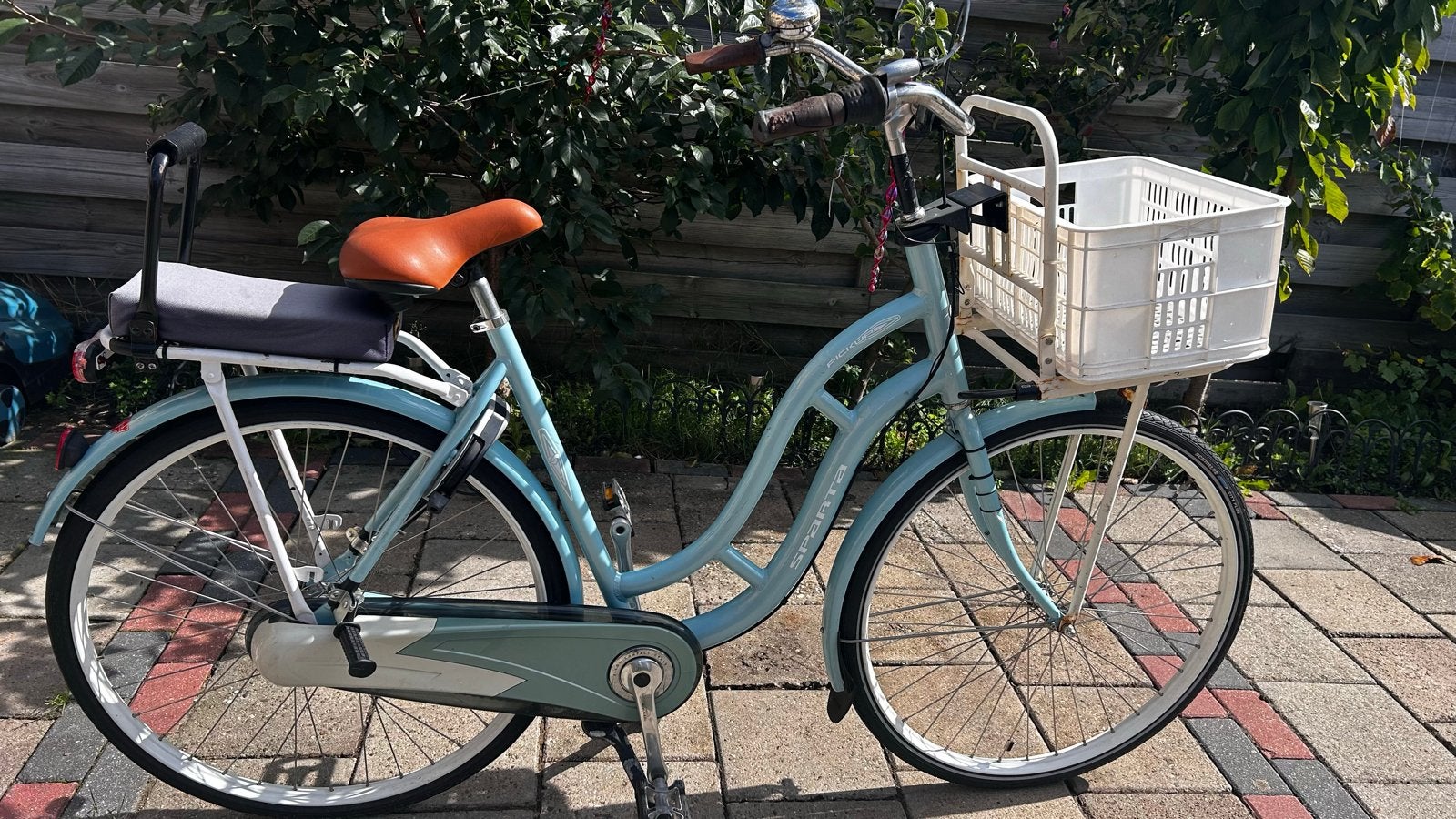 Sparta fiets met mandje en versnellingen, Ophalen, Sparta, Velgrem, Versnellingen