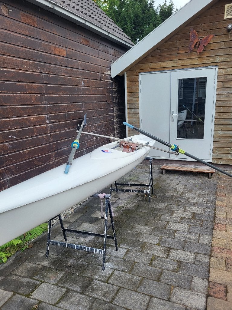 Virus Turbo Skiff, Watersport en Boten, Roeiboten, Gebruikt, Skiff, Polyester, Met roeispanen of peddels, Afdekzeil, Geschikt voor autodak