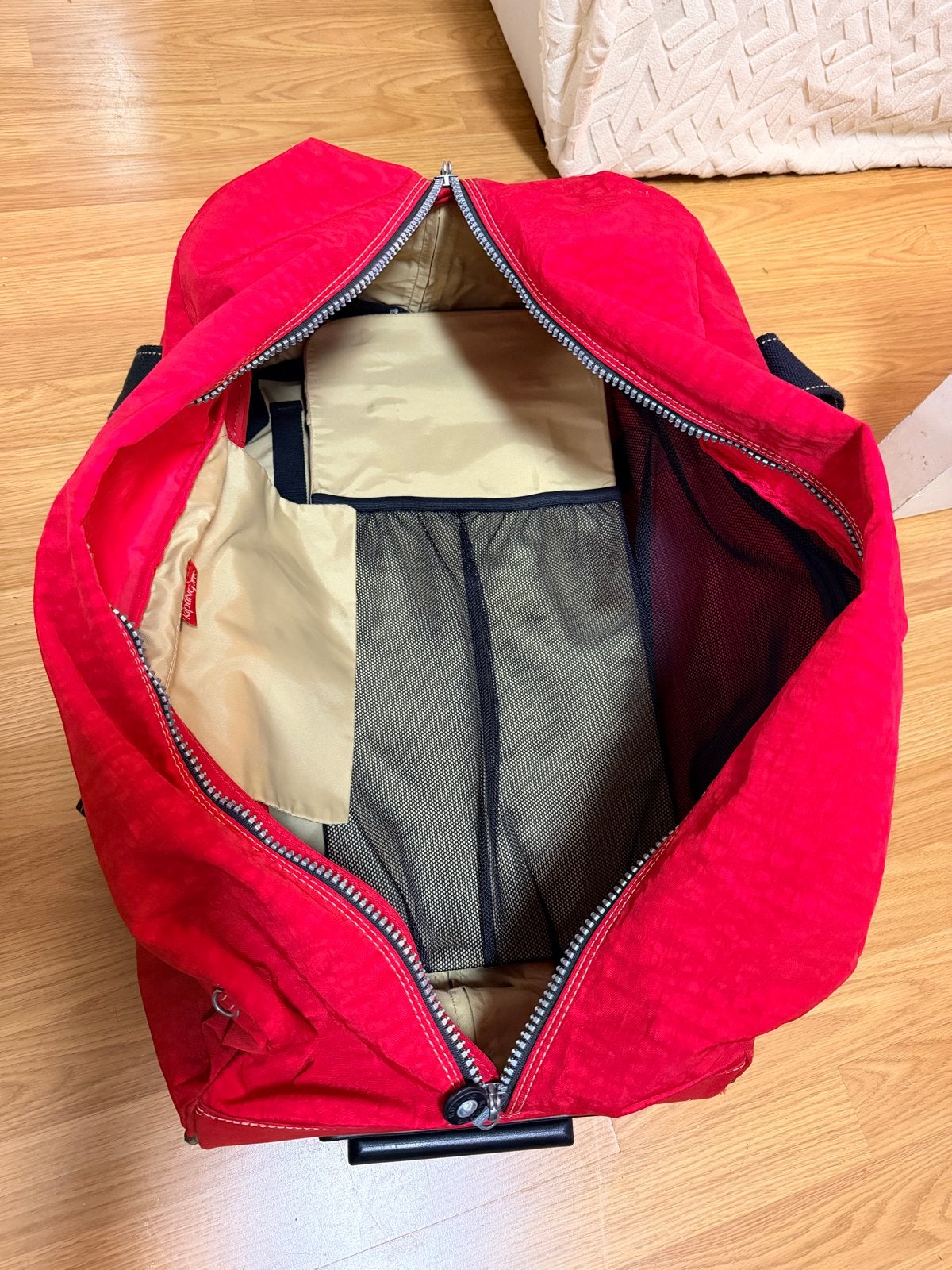 Kipling reistas/koffer op wieltjes - Rood, Sieraden, Tassen en Uiterlijk, Ophalen, Gebruikt, 50 tot 60 cm, Zacht kunststof