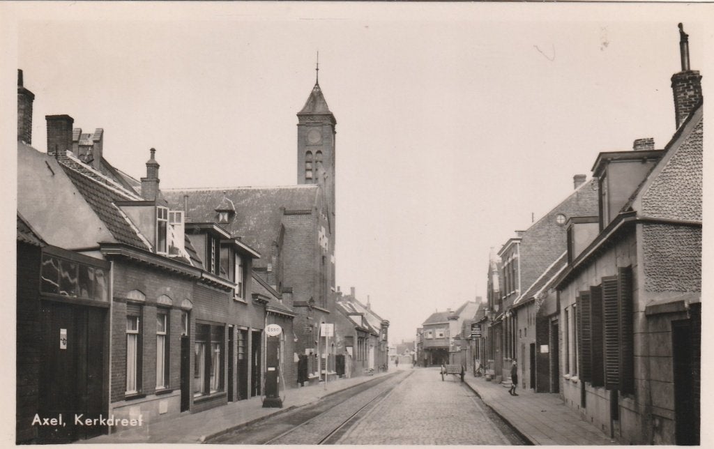 AXEL Kerkdreef met Esso Pomp en Tramrails, Verzenden, 1940 tot 1960, Ongelopen, Zeeland
