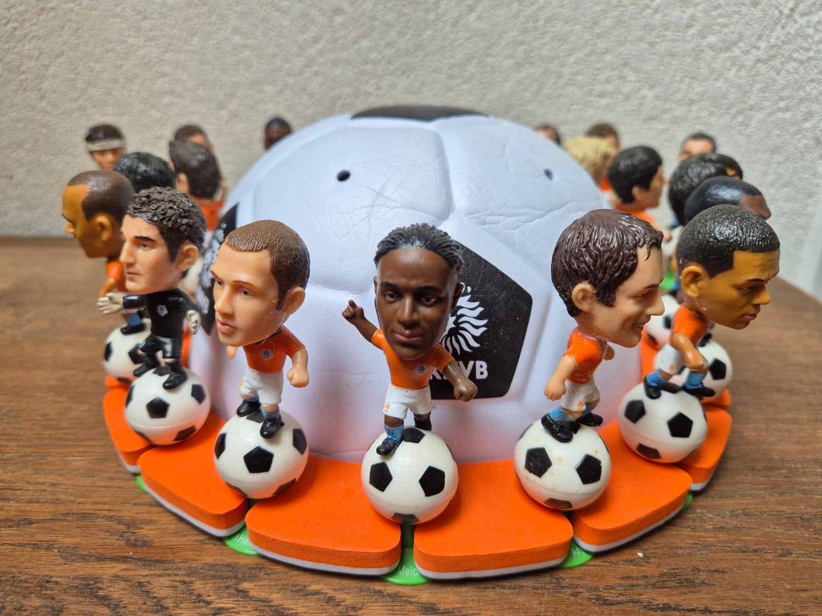 WK voetbal KNVB hoed met spelers poppetjes, Ophalen of Verzenden