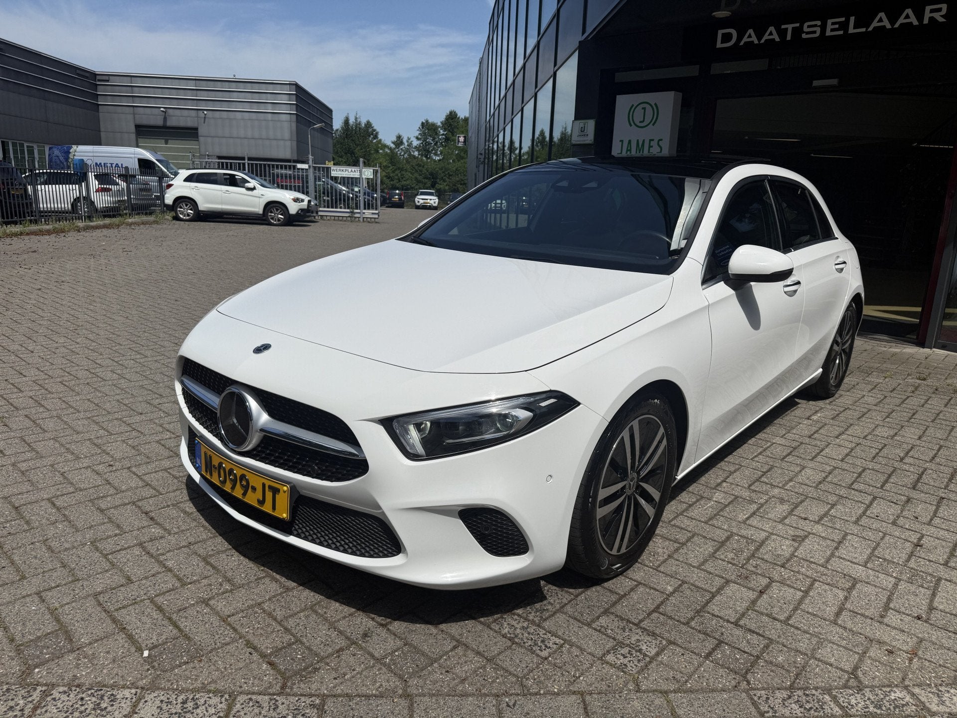 Mercedes-Benz A-Klasse 200 Business Solution Luxury Panorama, Gebruikt, 4 cilinders, Wit, Bedrijf