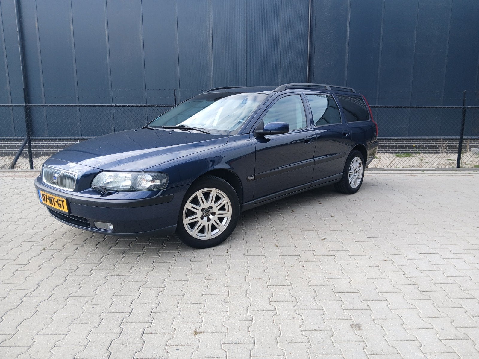 Volvo V70 2.4 140PK 2004 Blauw nap, Voorwielaandrijving, Stof, 1800 kg, Zwart