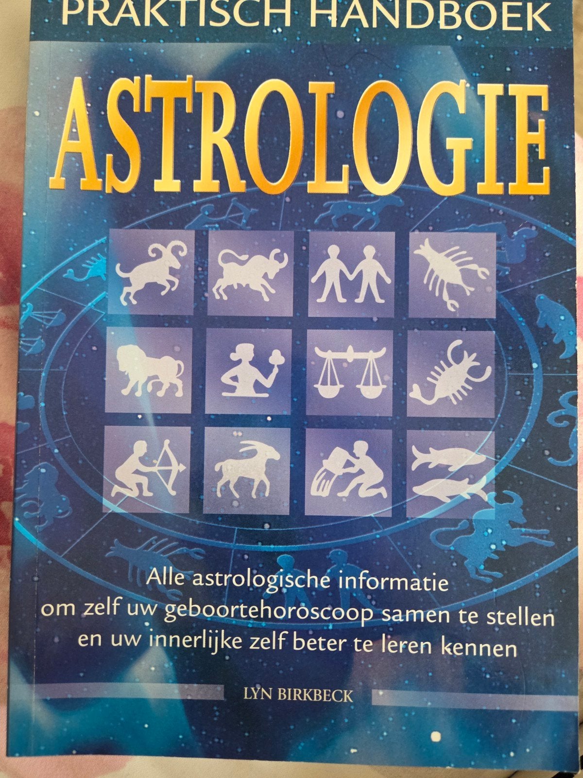 Praktisch handboek voor astrologie, Ophalen of Verzenden, Zo goed als nieuw, Astrologie, Achtergrond en Informatie