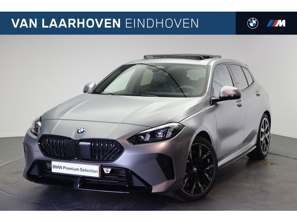 BMW 1 Serie 120 M Sport Automaat / Panoramadak / Sportstoele, Auto's, BMW, Gebruikt, Met garantie (alle), Bedrijf, 19 km/l