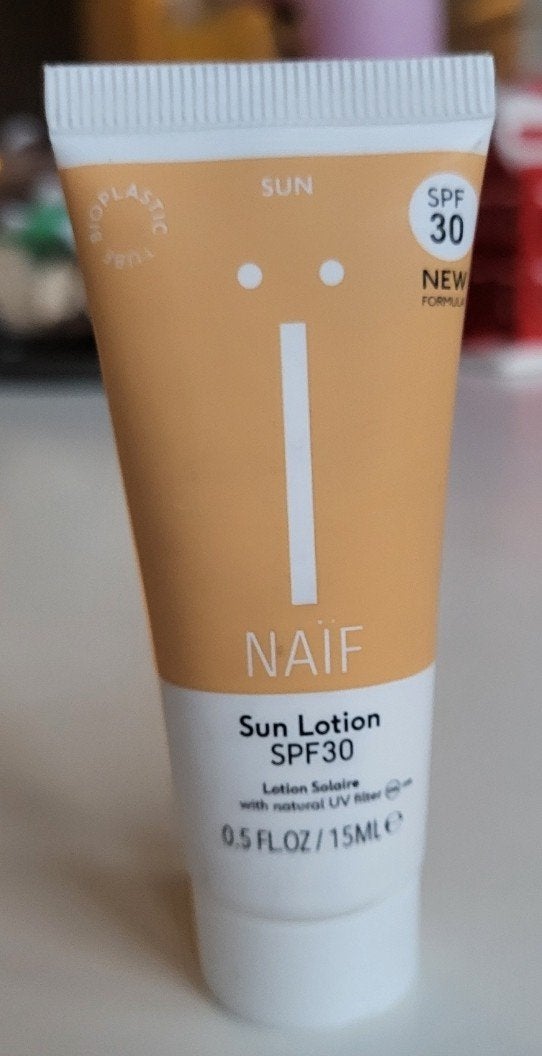 Naïf Sun Lotion SPF30 - 15ml, Sieraden, Tassen en Uiterlijk, Uiterlijk | Lichaamsverzorging, Ophalen of Verzenden, Nieuw, Zonnebrand of After Sun