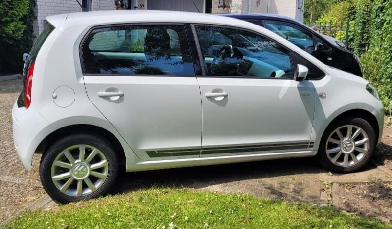 Volkswagen UP Club, 2015, km 101.699, Airco, LM, Elec ramen., Voorwielaandrijving, Up!, 4 stoelen, Wit