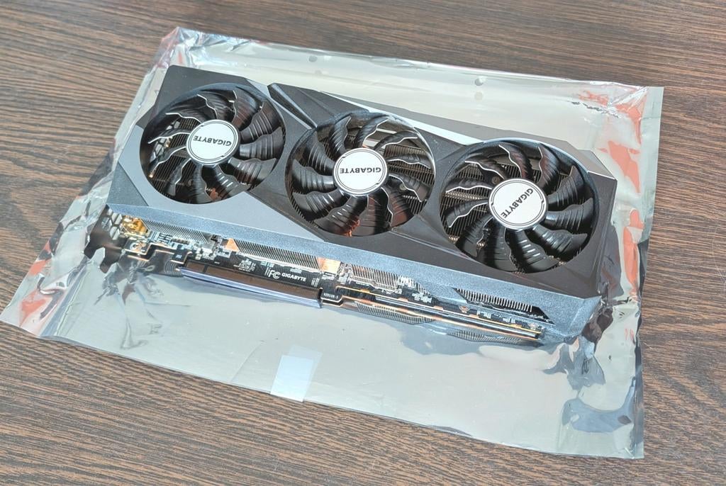 Radeon RX 6800 XT GAMING OC 16G Gigabyte, Computers en Software, Videokaarten, Ophalen of Verzenden, Zo goed als nieuw, GDDR6