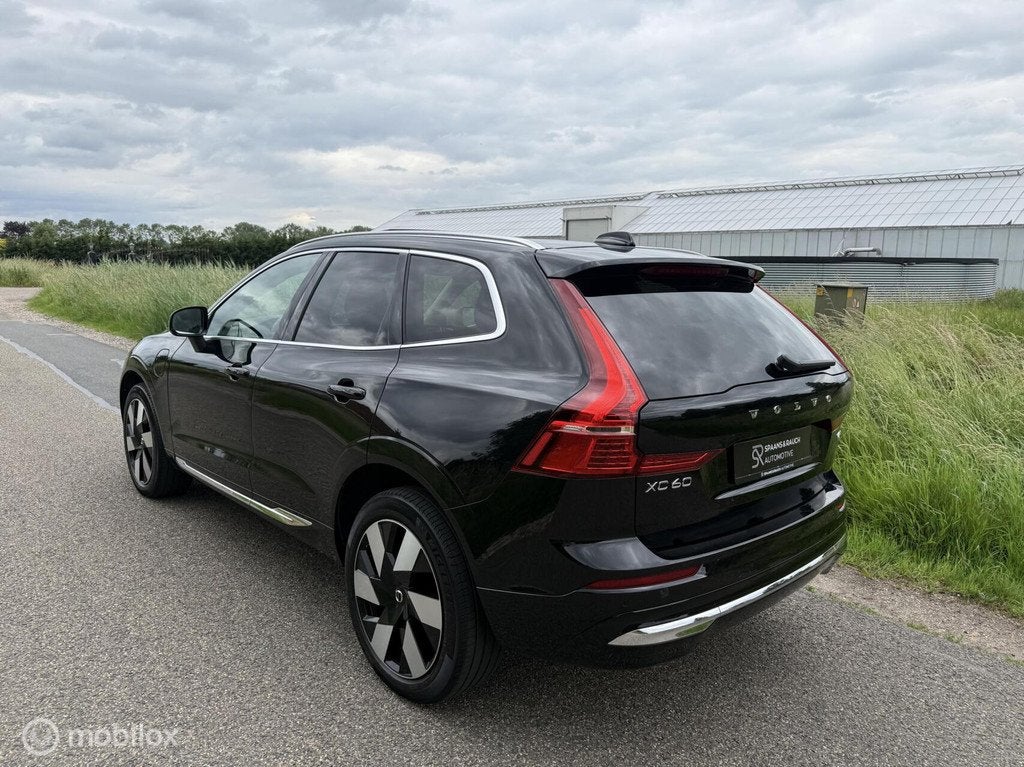 Volvo XC60 2.0 T6 Plug-in AWD Ultra Bright/ B&W / Pano / 360, Automaat, Gebruikt, 4 cilinders, 1969 cc