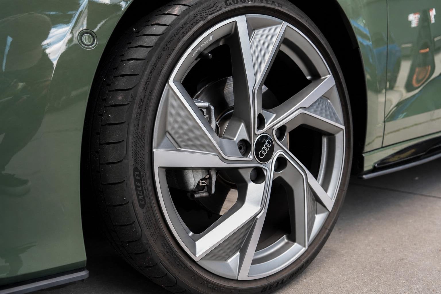 Foto 19 van Audi A3 Sportback 40 TFSI e S edition | Pano | Matrix | Carp