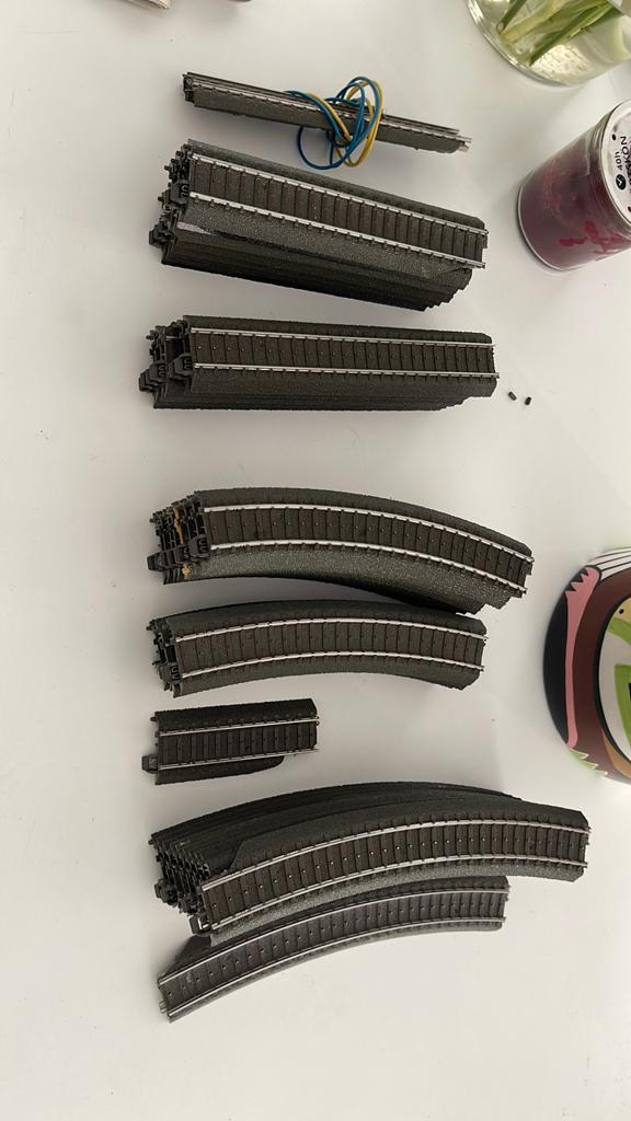 43 stuks c rails met kleine schade nokjes er af of klei, Wisselstroom, Gebruikt, Analoog, Rails