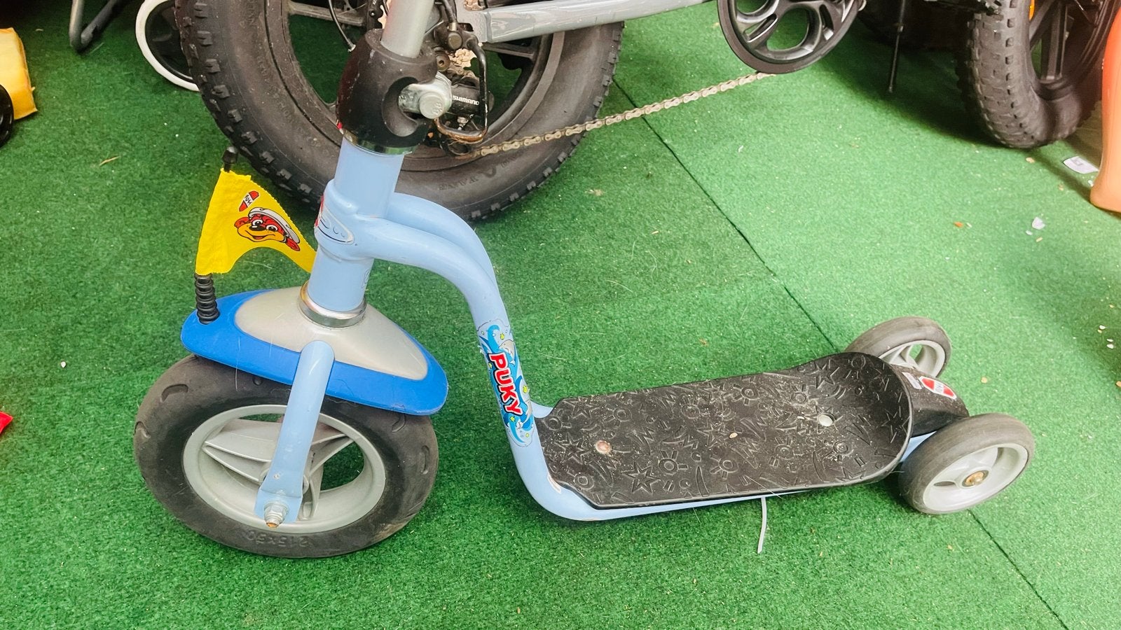 Puky kinderstep - Blauw met gele vlag, Ophalen of Verzenden, Gebruikt, Gewone step