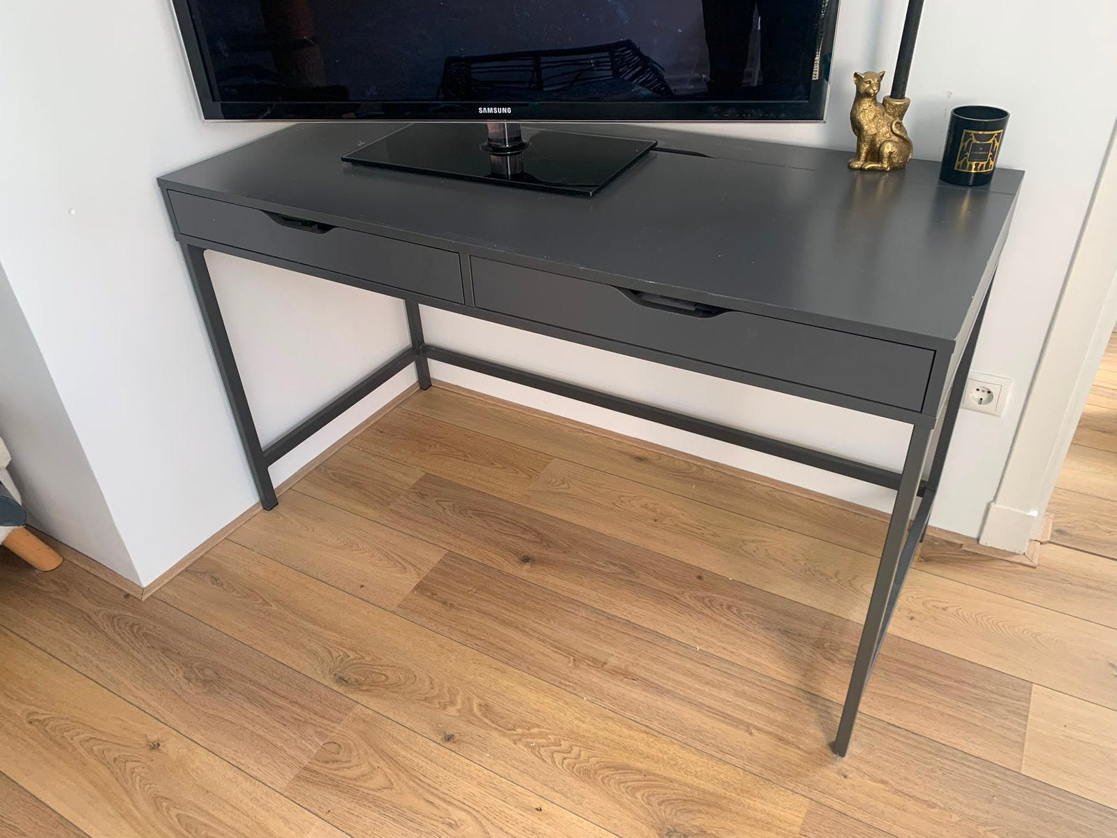 Bureau, Huis en Inrichting, Bureaus, Ophalen, Met lades, Zo goed als nieuw, Grijs