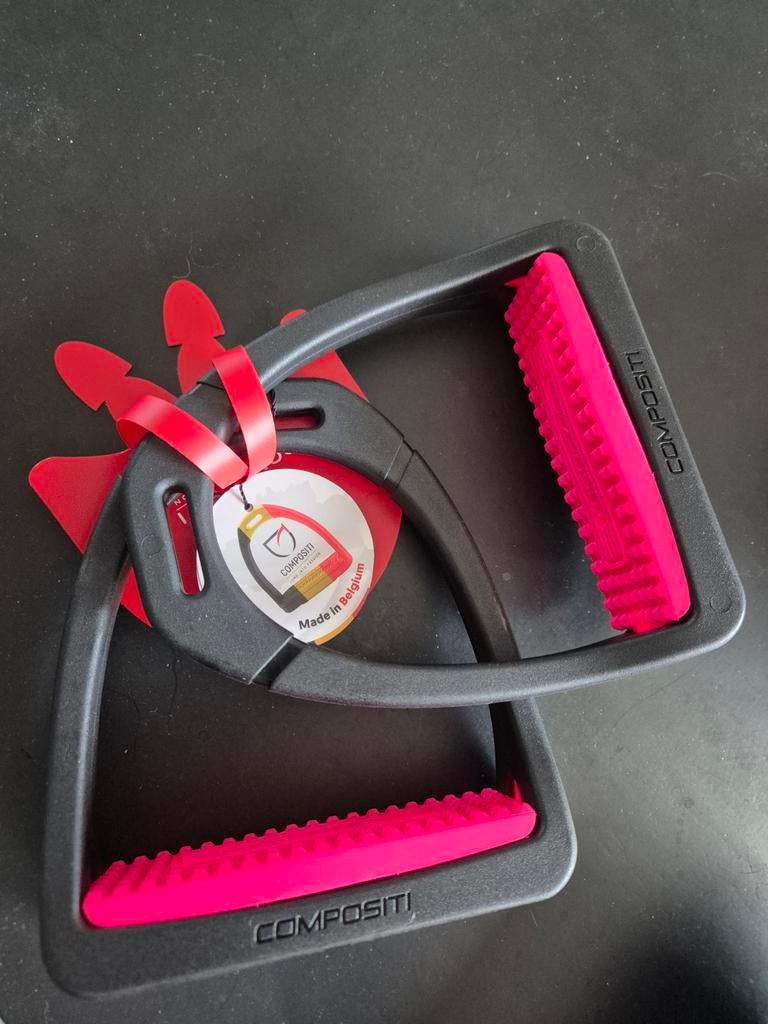 Harry's horse compositi stijgbeugels met neon roze, Dieren en Toebehoren, Paarden en Pony's | Hoofdstellen en Tuigage, Ophalen of Verzenden