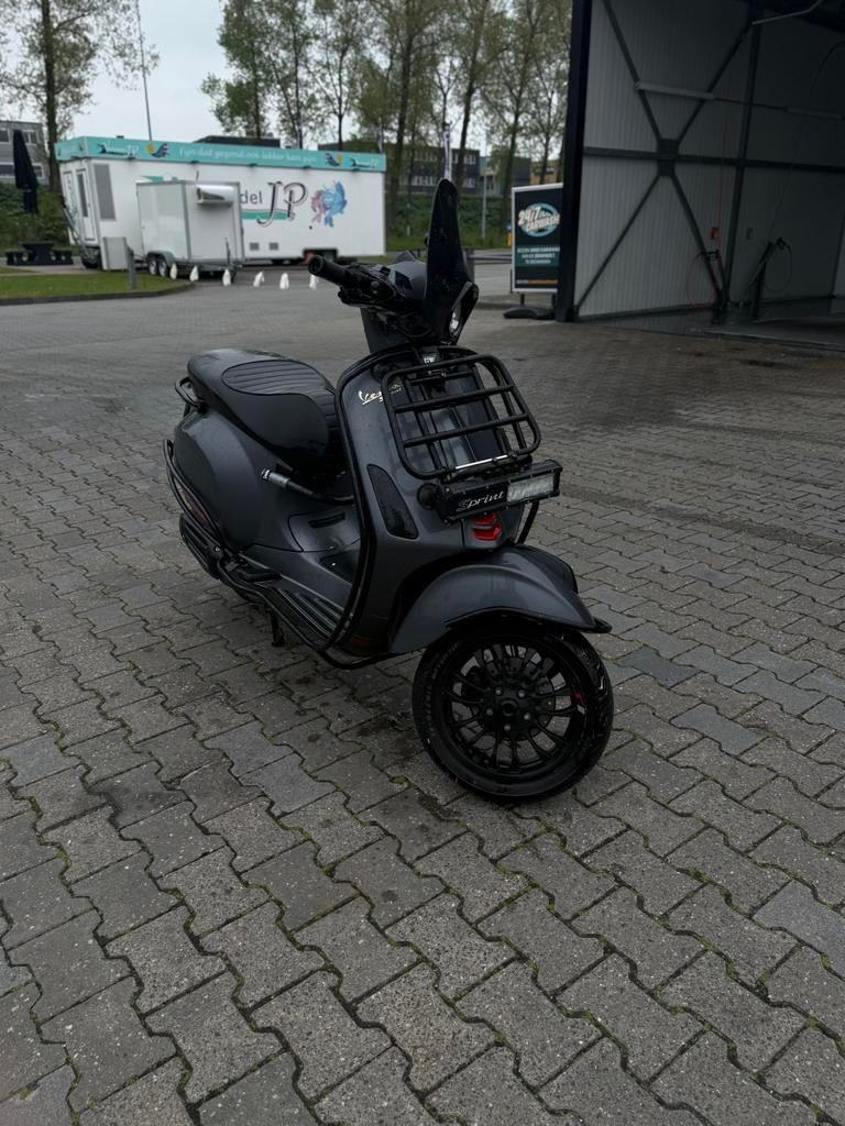 vespa sprint 2022 heel netjes, Ophalen of Verzenden, Zo goed als nieuw