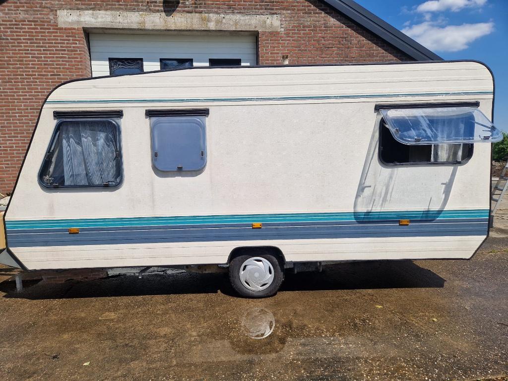 caravan Adria 485TL met kenteken, Koelkast, Standaardzit, 750 - 1000 kg, Particulier