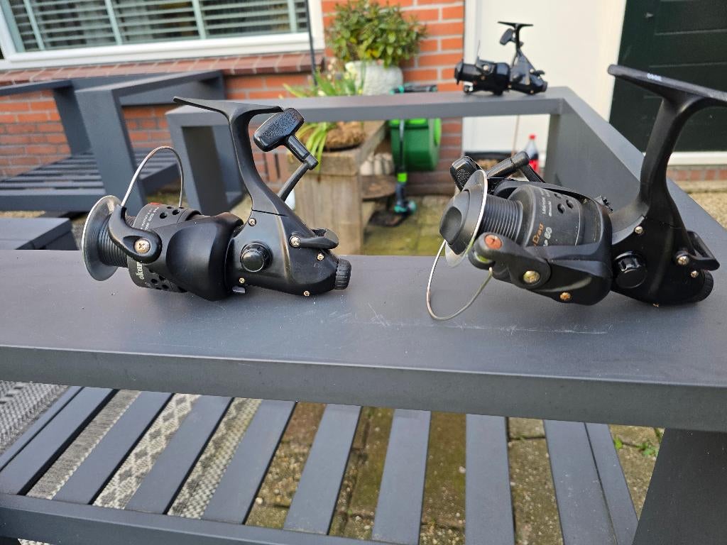 2x Okuma Dyna Carp Pro DAP 50 molens, Ophalen of Verzenden, Zo goed als nieuw, Molen