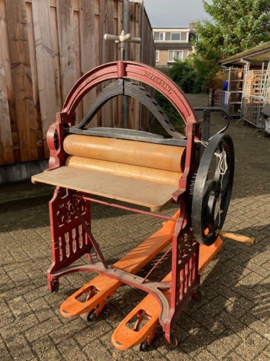 Oude wringer, pers, Wed. Kraus, Rotterdam, Ophalen