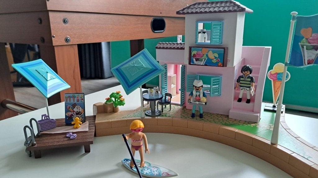 Foto 4 van Playmobil Family Fun 70279 - IJssalon / Glacier