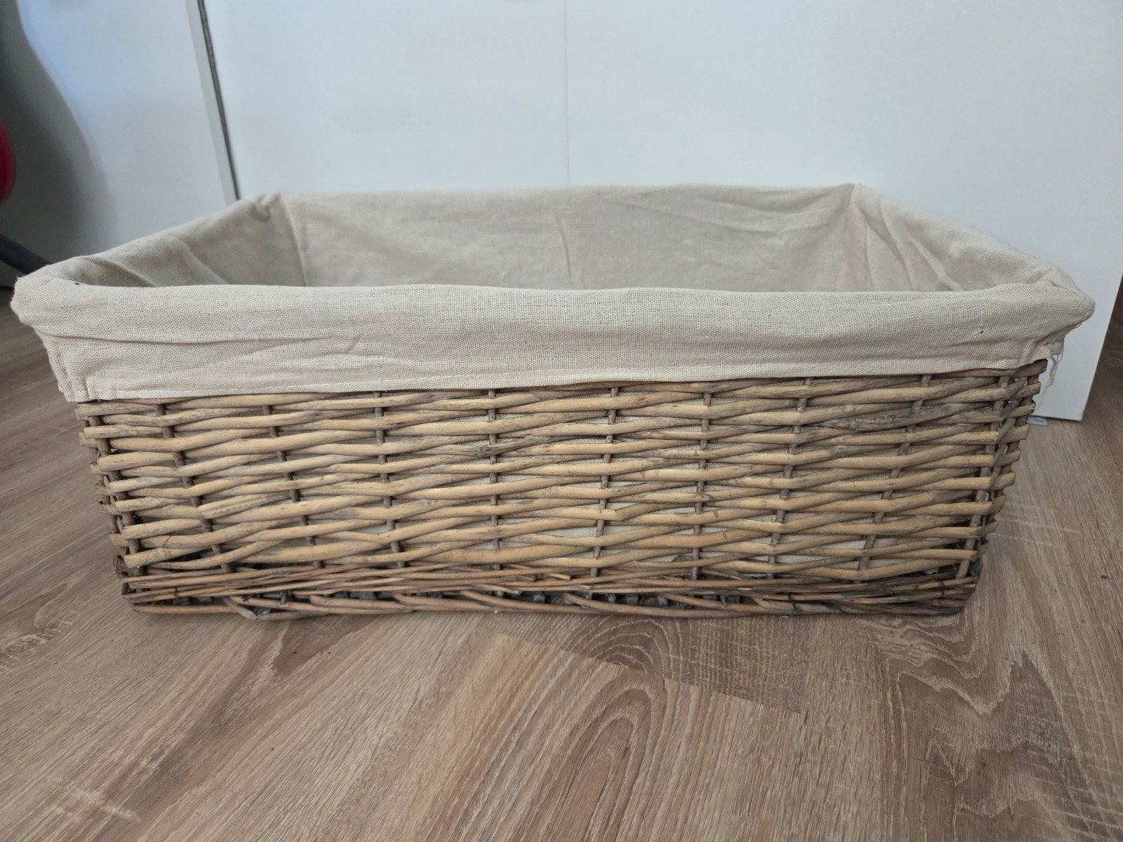 Rieten mand met stoffen binnenvoering, Ophalen, Gebruikt, Mand, Riet