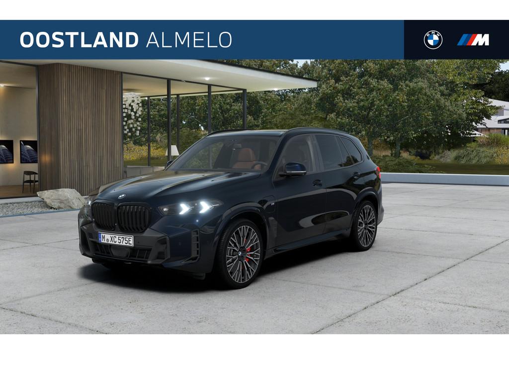 BMW X5 xDrive50e M Sport Automaat / Panoramadak / Trekhaak /, Auto's, BMW, Automaat, X5, Zwart, Leder