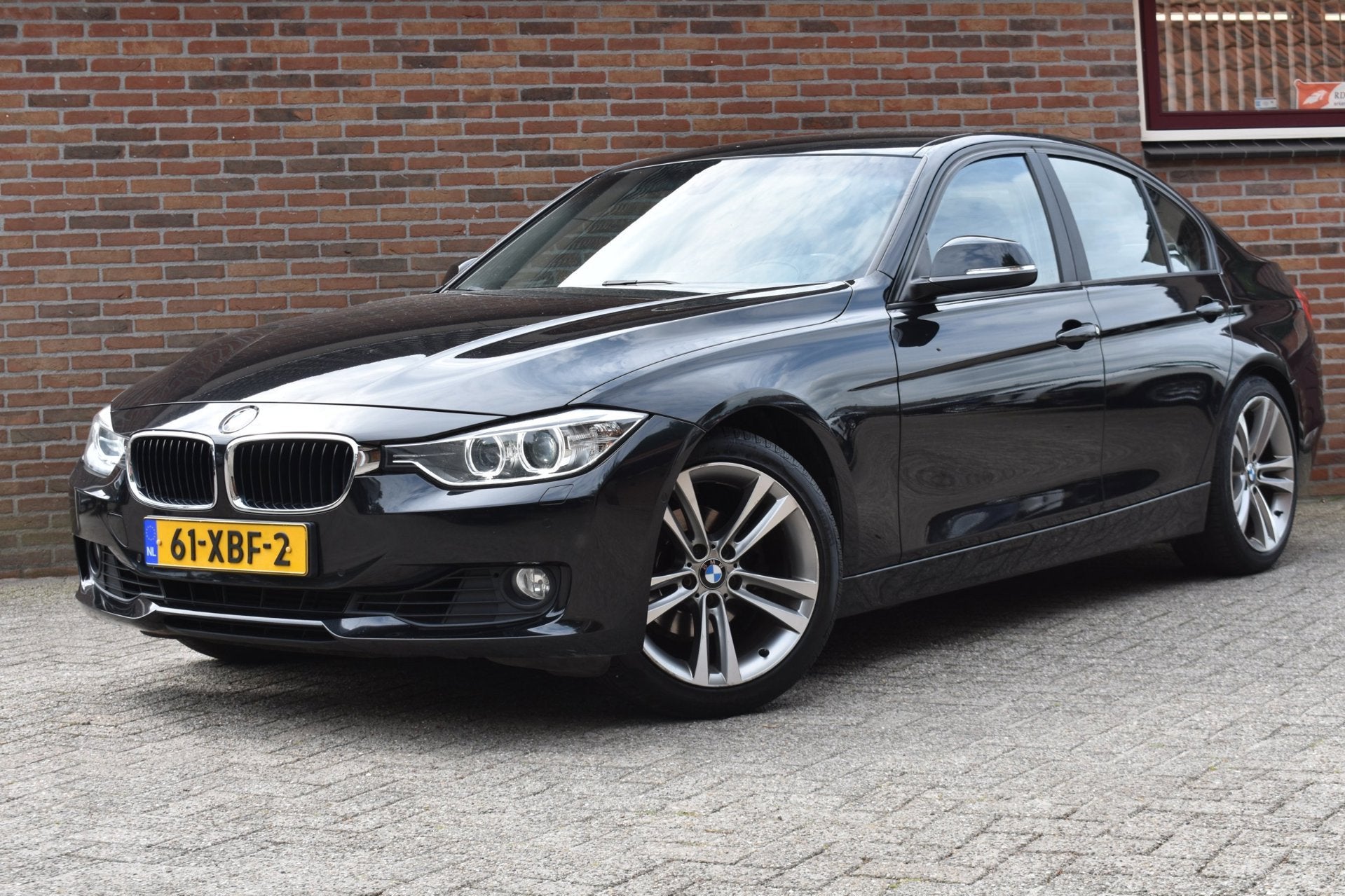 BMW 3-serie 320i High Executive '12 Navi Clima Cruise Inruil, Auto's, BMW, Automaat, Euro 5, Gebruikt, Zwart