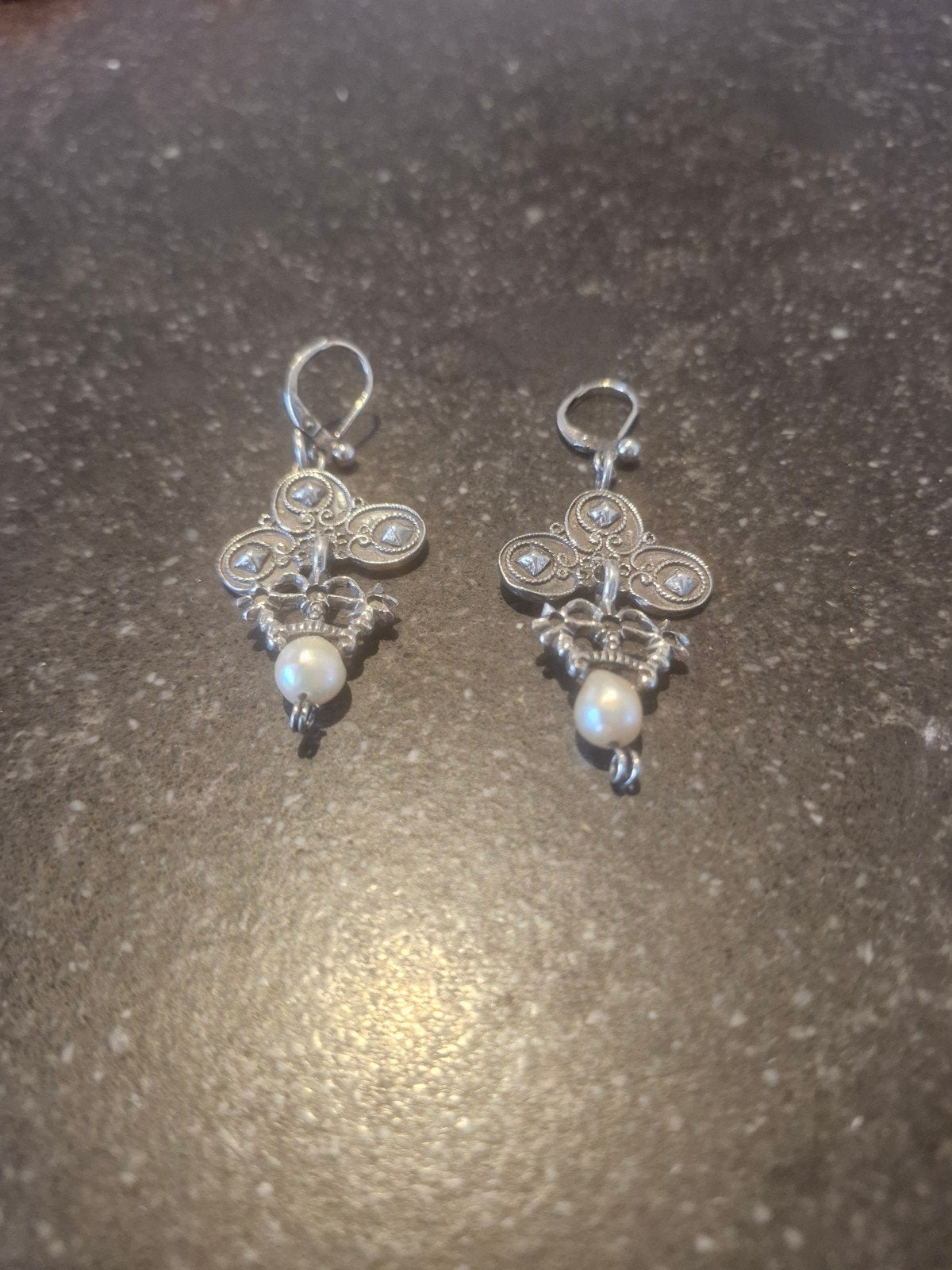 Zilveren oorbellen Duivelandse klederdracht, Ophalen of Verzenden, Zilver, Zilver, Hangers
