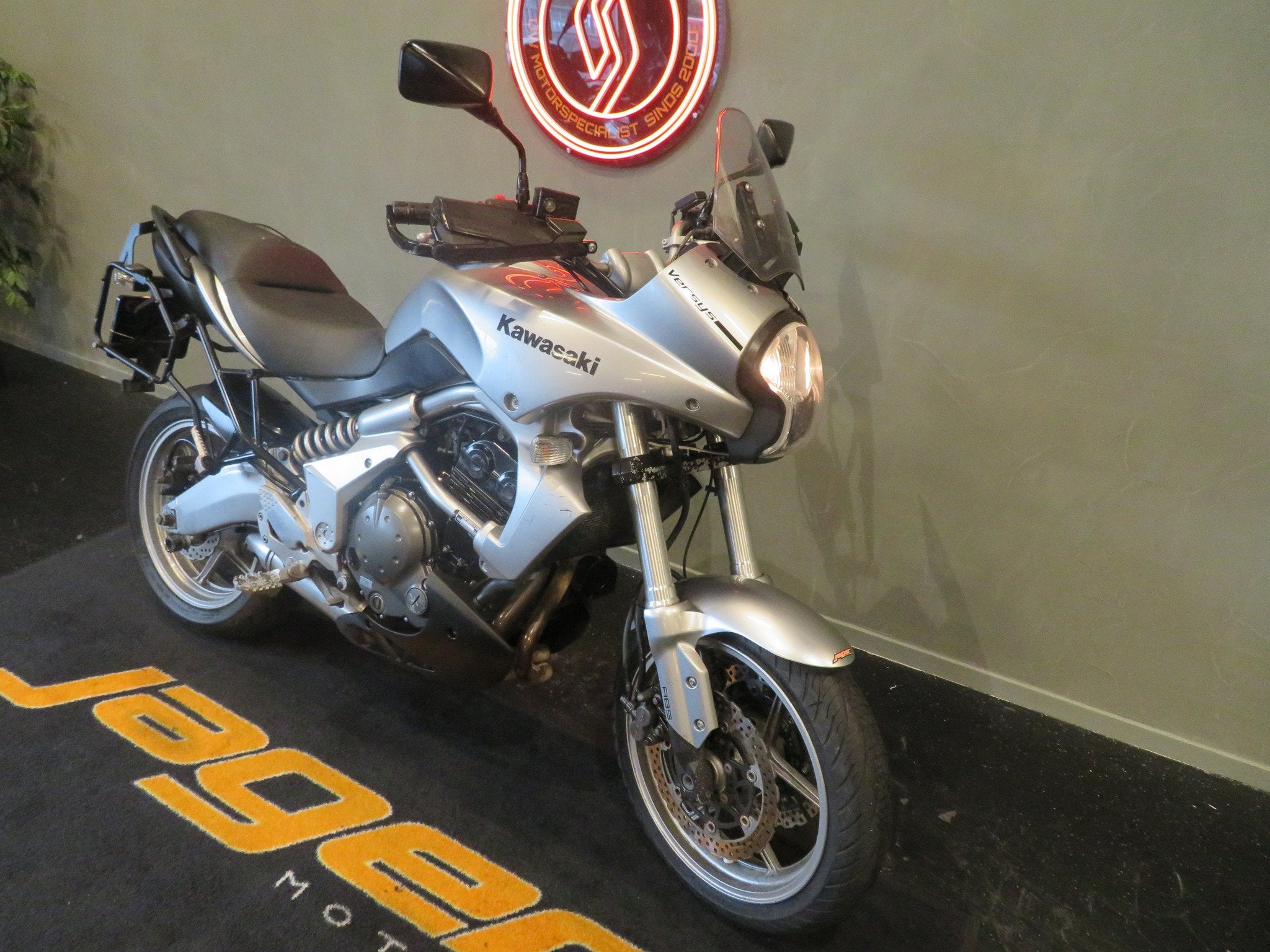 Kawasaki VERSYS 650 MOOIE TOERBUFFEL! (bj 2007), Bedrijf, Toermotor