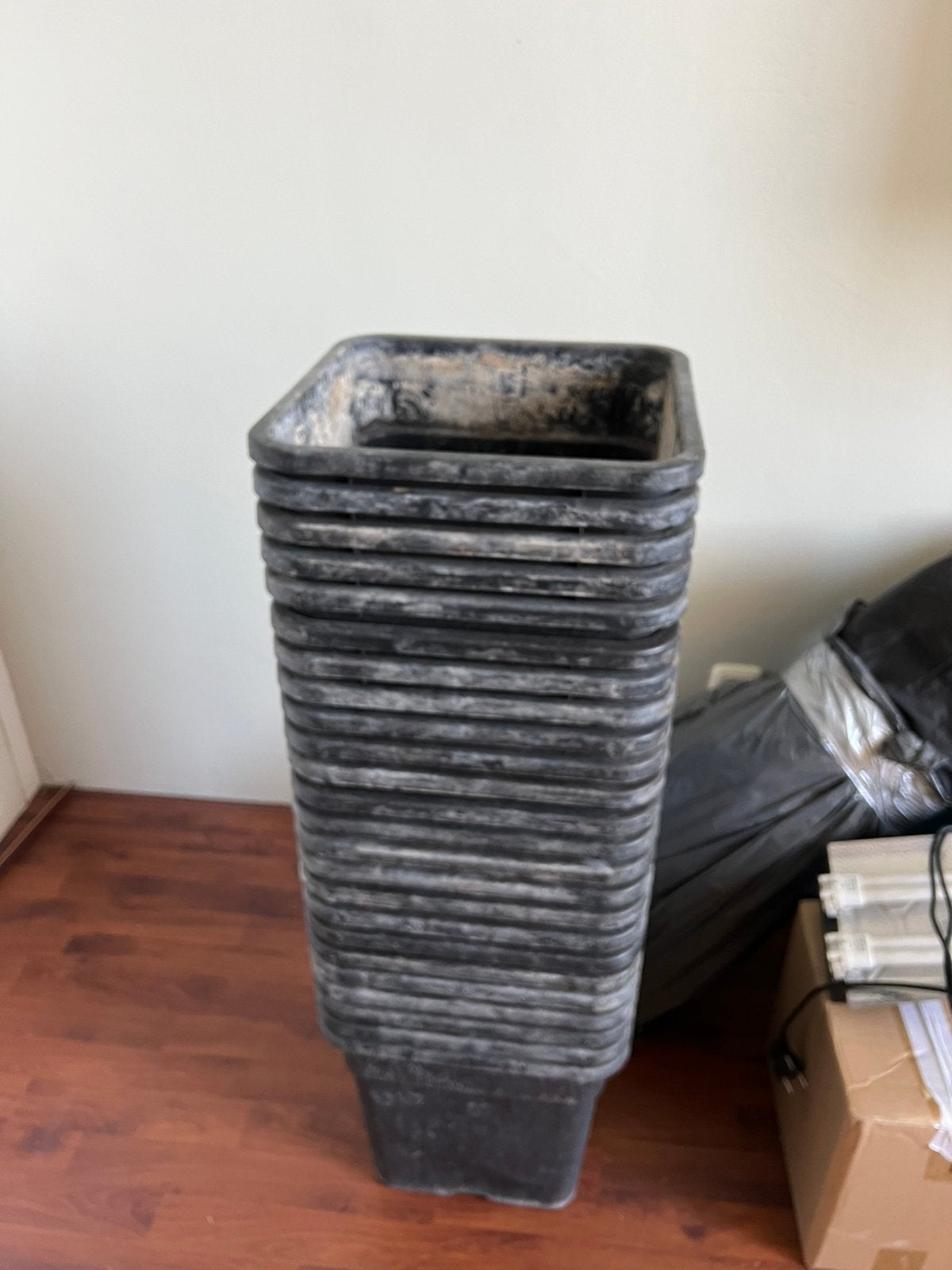 30 x 18 liter pot, Tuin en Terras, Bloembakken en Plantenbakken, Ophalen, Kunststof, Minder dan 30 cm, Rond