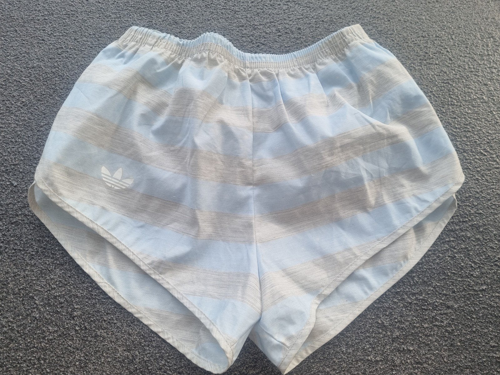 Adidas vintage short.  80's, Ophalen of Verzenden, Zo goed als nieuw, Adidas, Algemeen