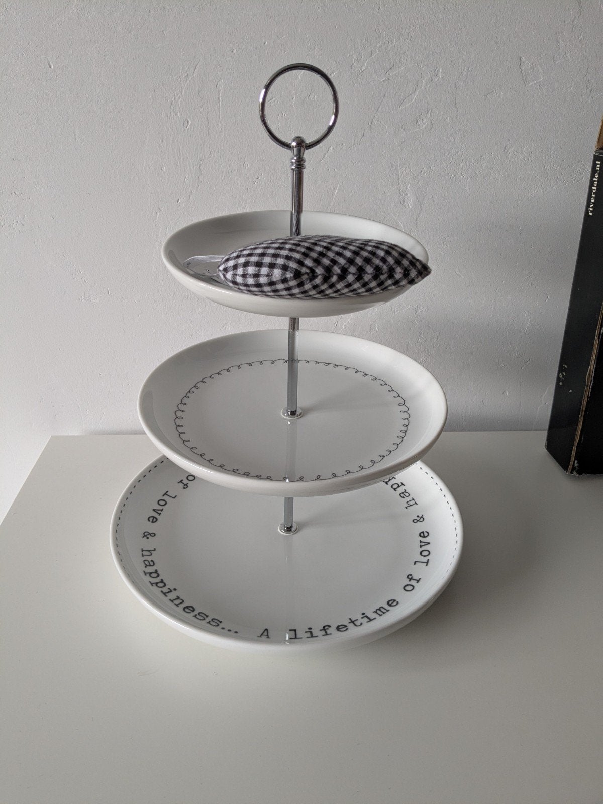 Riverdale etagère wit porselein met stoffen hart, Huis en Inrichting, Woonaccessoires | Etagères, Etagère, Demontabel, Ophalen of Verzenden