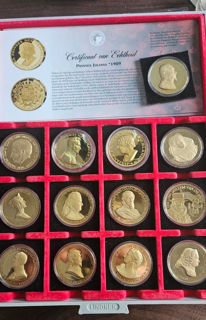 13 vergulde  penningen vorsten, Ophalen of Verzenden