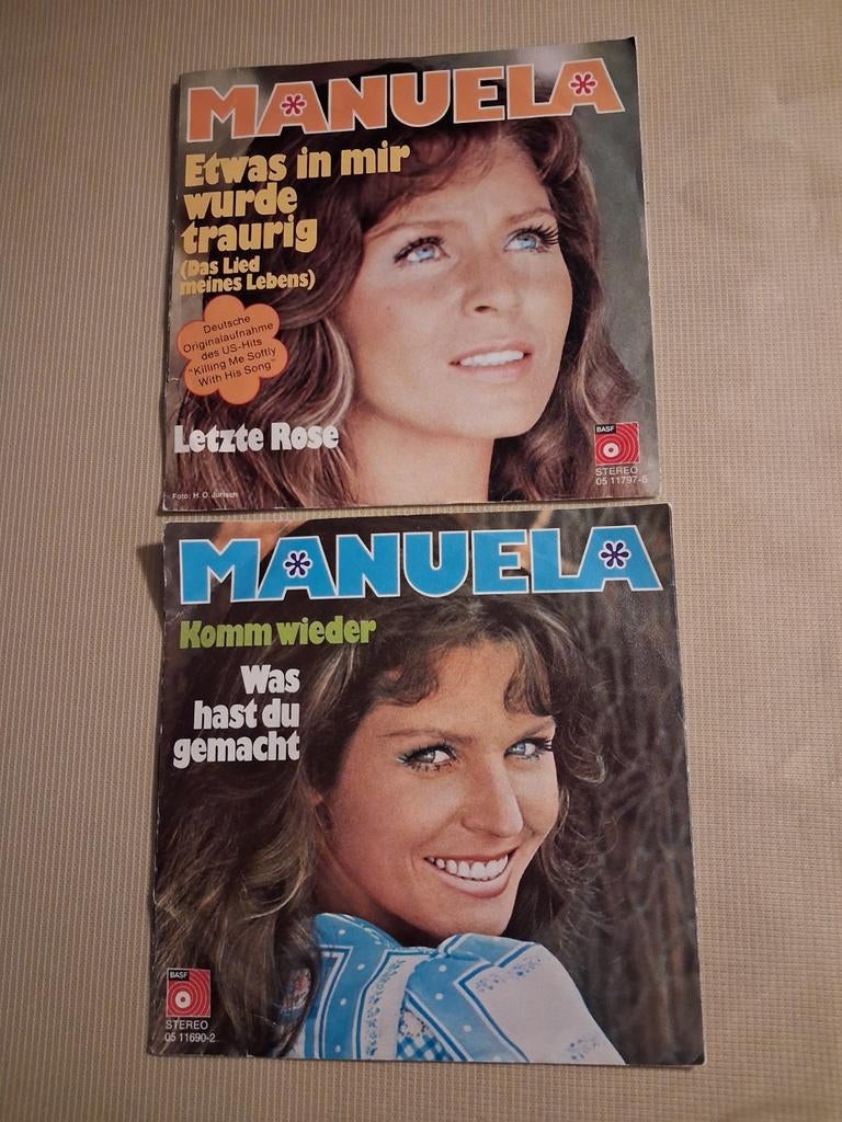 MANUELA 2  SINGELS IN MOOIE STAAT HOEZEN EN VINYL, Ophalen of Verzenden, 1980 tot heden, Tijdschrift