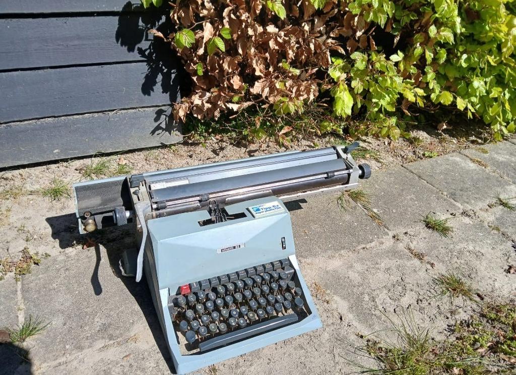vintage Olivetti Diaspron 82 typemachine, Diversen, Typemachines, Ophalen of Verzenden, Gebruikt