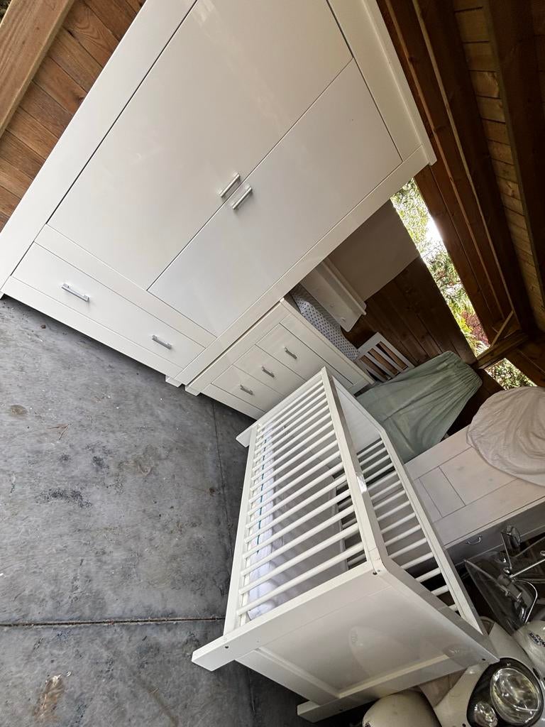 Complete Hoogglans Witte Babykamer Babypark nu voor €175, Ophalen of Verzenden, Zo goed als nieuw, Jongetje of Meisje