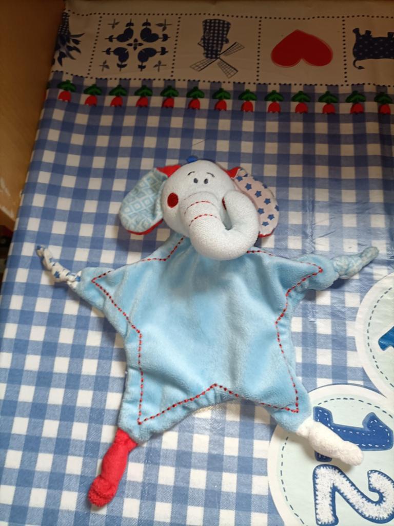 Tiamo Olifant knuffeldoekje blauw wit rood Ollie, Ophalen of Verzenden, Zo goed als nieuw, Olifant
