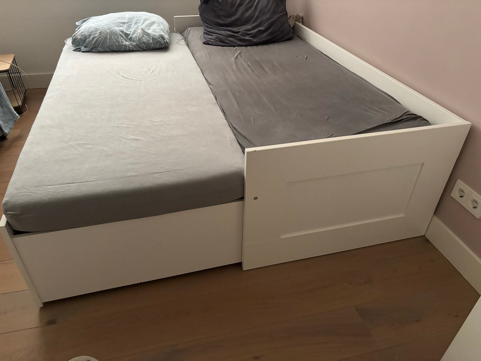 IKEA Brimnes Bedbank - Wit, uitschuifbaar met lades, Huis en Inrichting, Slaapkamer | Bedden, Ophalen, Verstelbaar, Wit, Tweepersoons