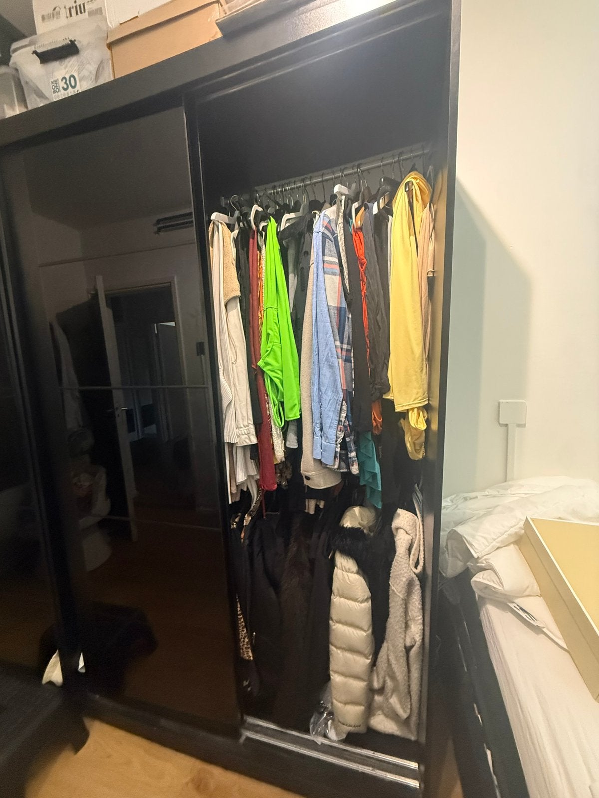 Kleding kast, Kunststof, 150 tot 200 cm, Zo goed als nieuw, 50 tot 75 cm