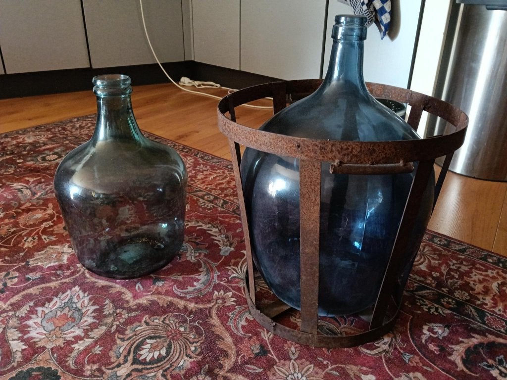 Glazen kruiken blauw, Ophalen
