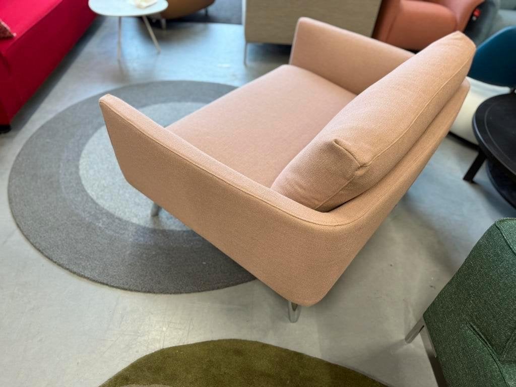 Nieuw Design on Stock byen Loveseat roze stof Design stoel, Huis en Inrichting, Gompenstraat 15, Ophalen of Verzenden, Stof, Design on Stock